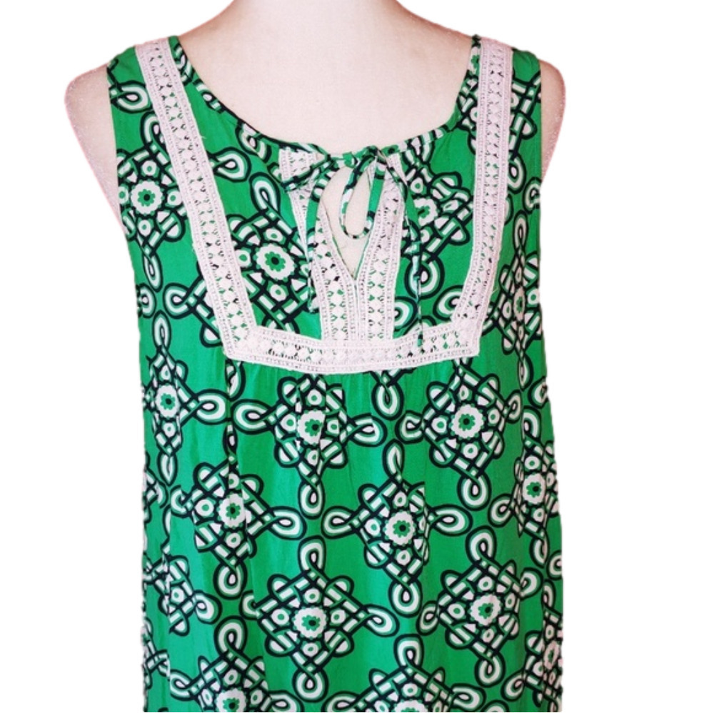 Crown & Ivy Green Black Tunic Rayon M